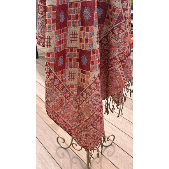 Vtg Wrap Shawl 1980’s Shades Of Orange With Silver Thread Paisley & Geometric - Picture 5 of 10